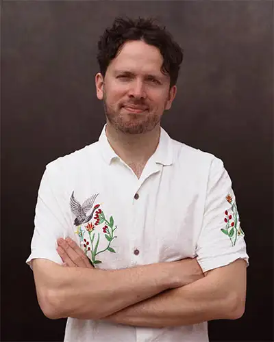 Mikey Please portresi