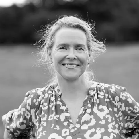 Eva Horn, modern Alman edebiyatı profesörü, Der Spiegel 100 kitap jürisi üyesi