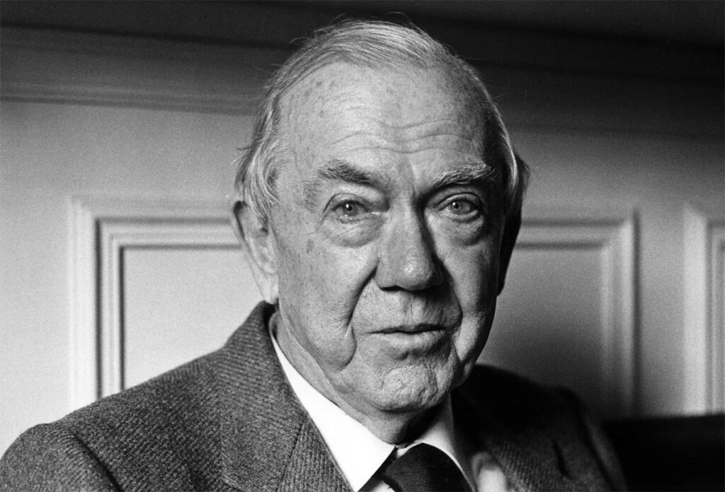 Graham Greene portresi, İngiliz yazarın siyah beyaz bir fotoğrafı
